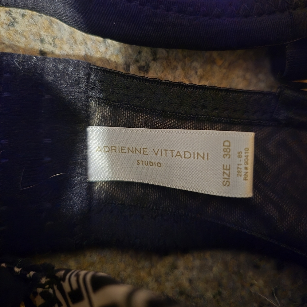 38D Bras - Picture 2 of 4